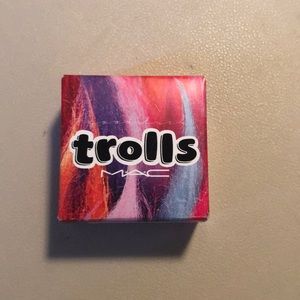 MAC Trolls Black Tied velvet eyeshadow